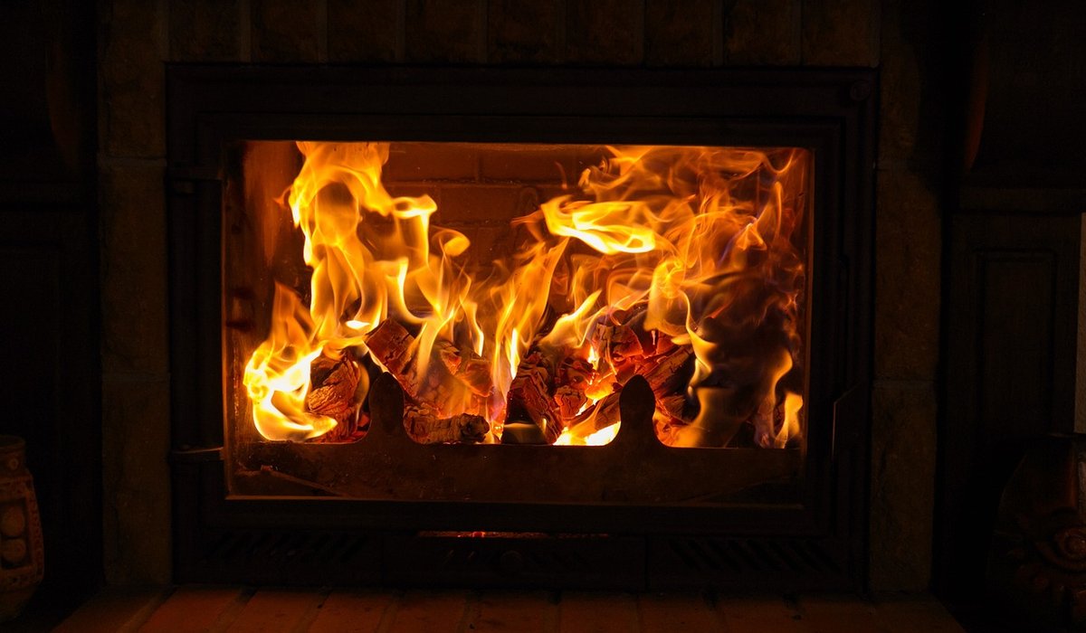 How to Restore a Cast Iron Fireplace Surround